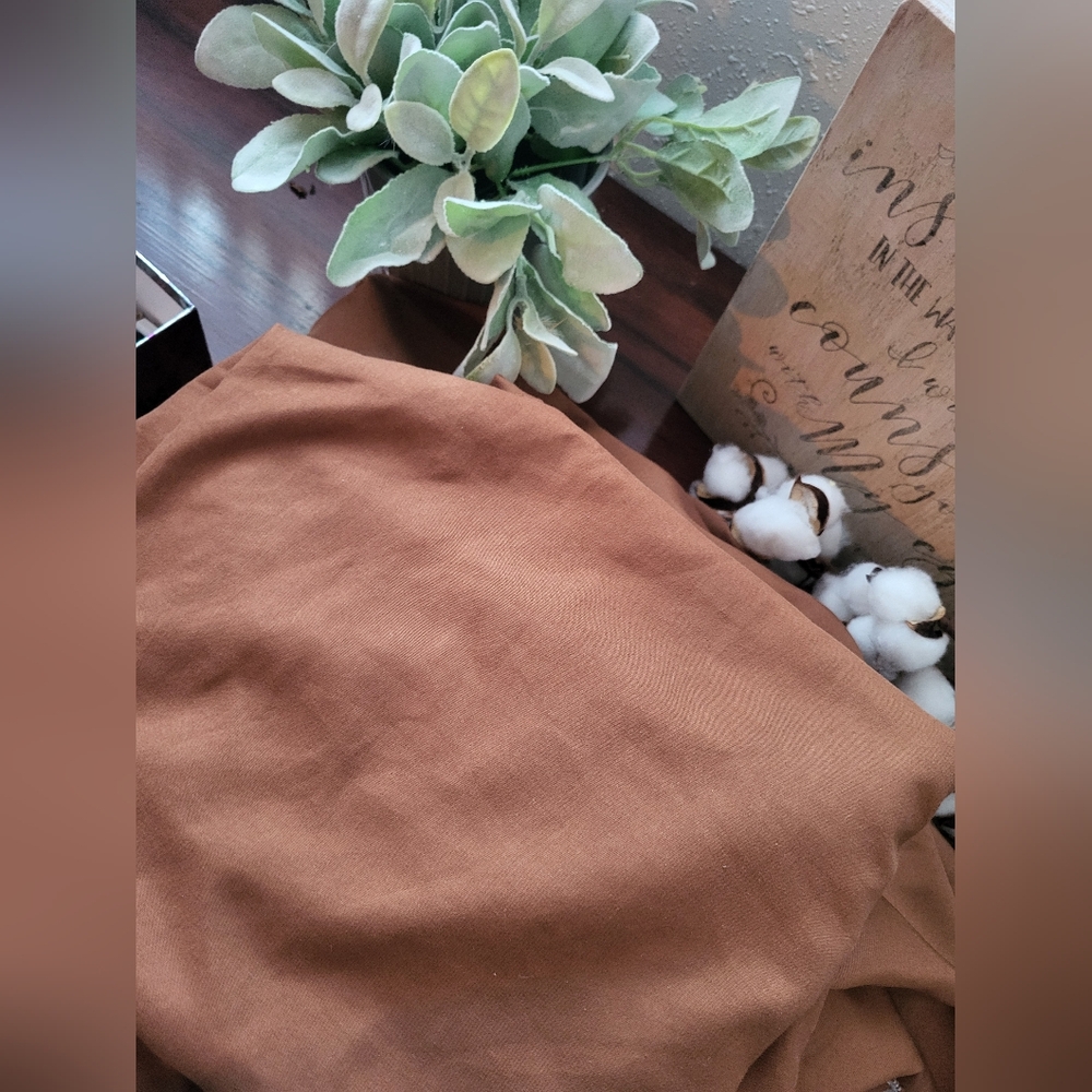 Soft Brown amber Queen Size duvet cover and pillow cases.